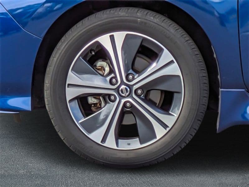 2019 Nissan LEAF view 31