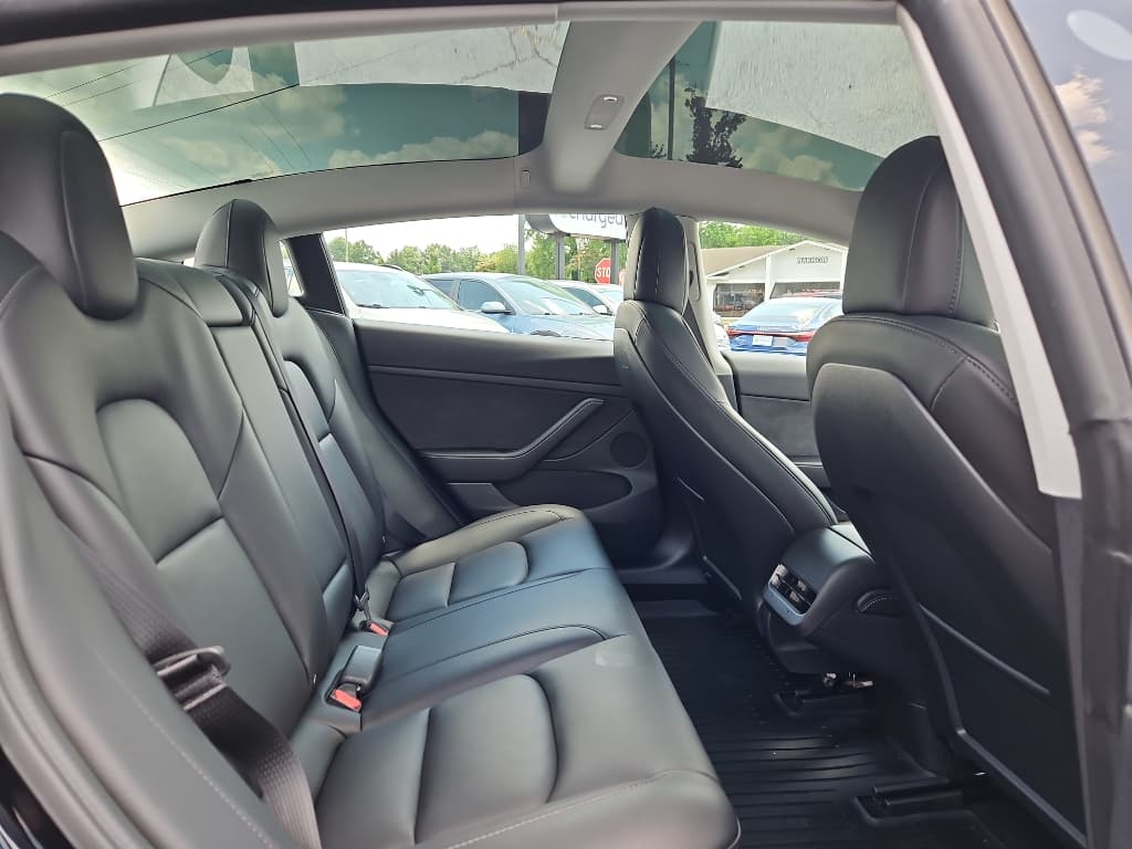 2022 Tesla Model 3 view 19