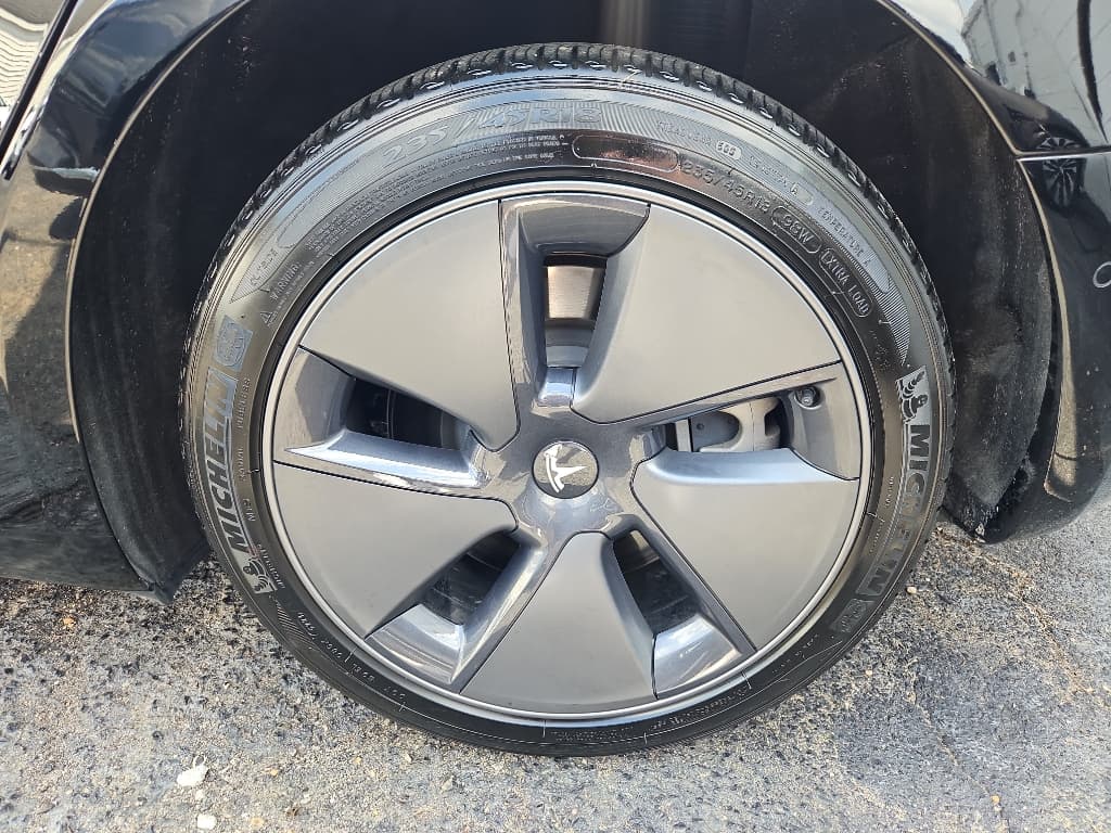 2022 Tesla Model 3 view 26