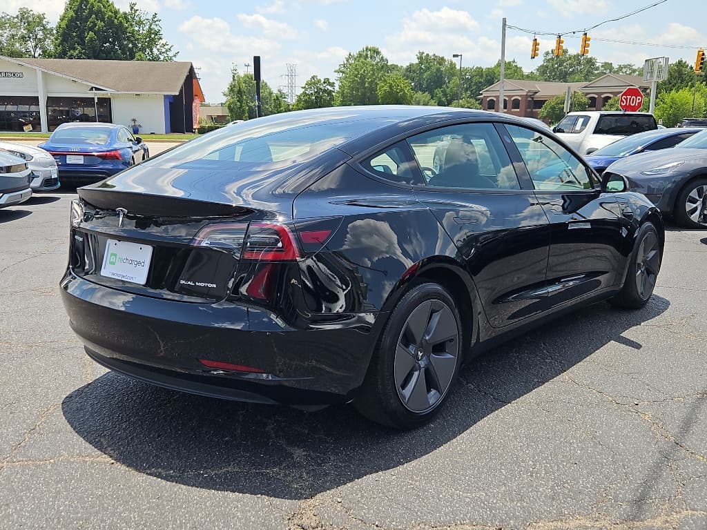 2022 Tesla Model 3 view 3