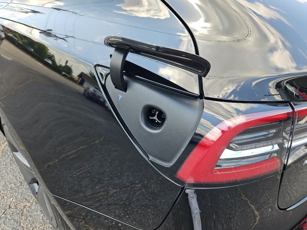2022 Tesla Model 3 view 5