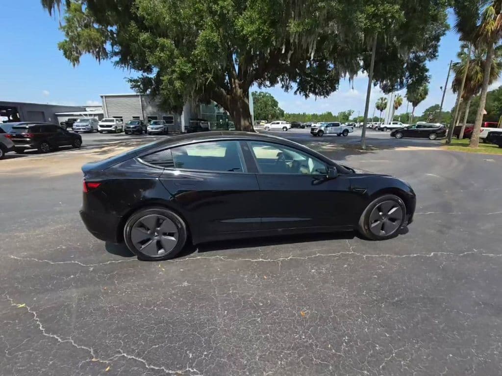 2022 Tesla Model 3 view 4