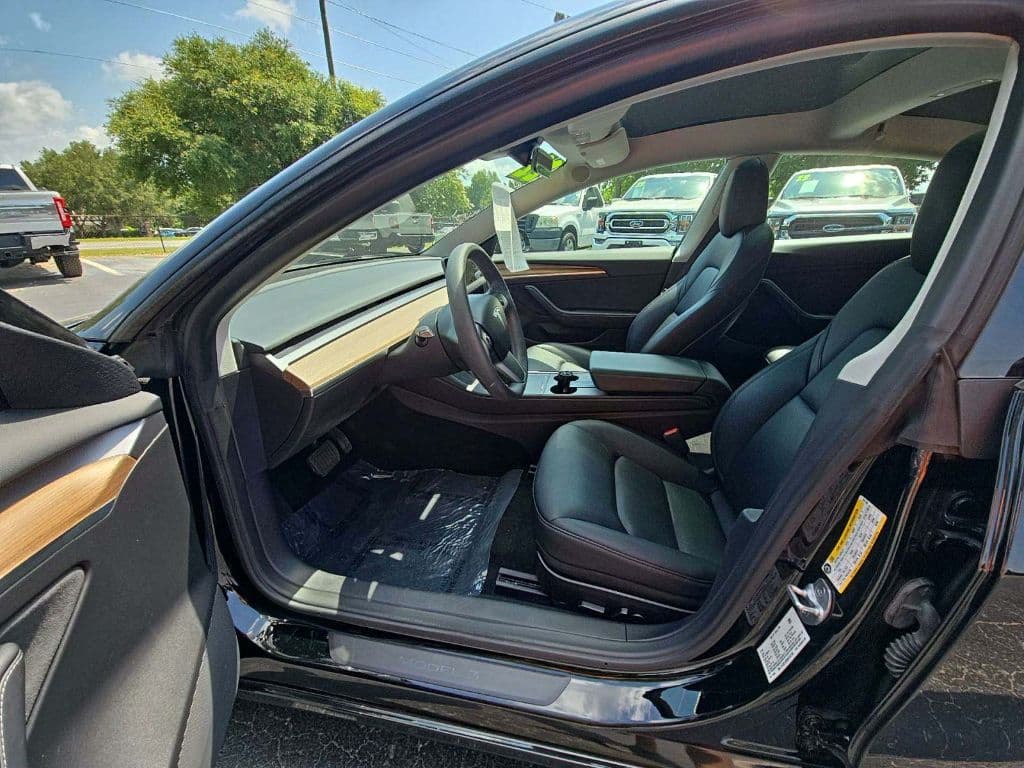 2022 Tesla Model 3 view 5