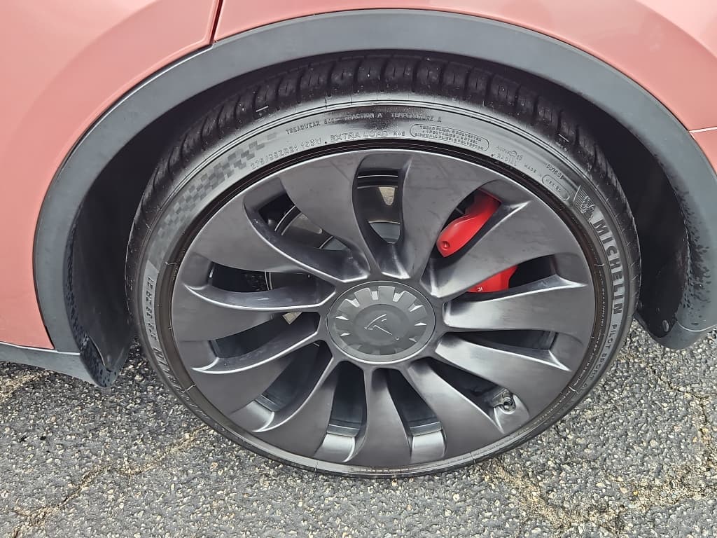 2022 Tesla Model Y view 27