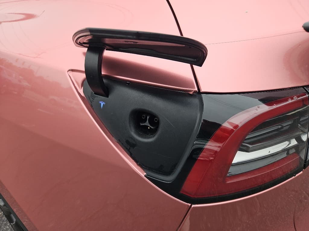 2022 Tesla Model Y view 5