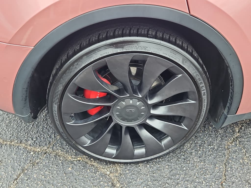 2022 Tesla Model Y view 29