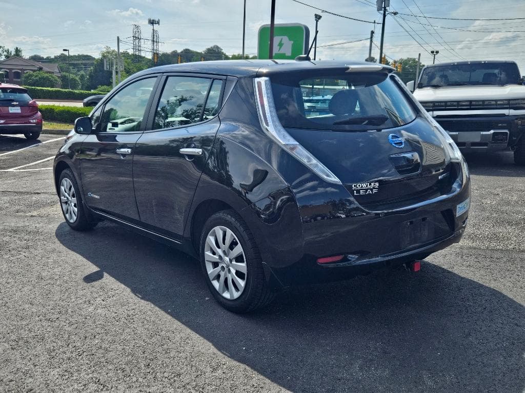 2015 Nissan LEAF view 2