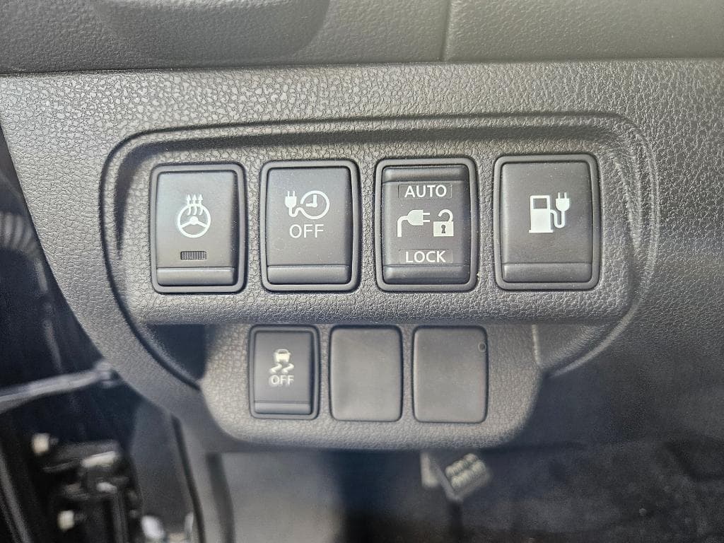 2015 Nissan LEAF view 11