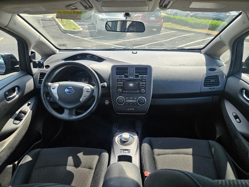 2015 Nissan LEAF view 7