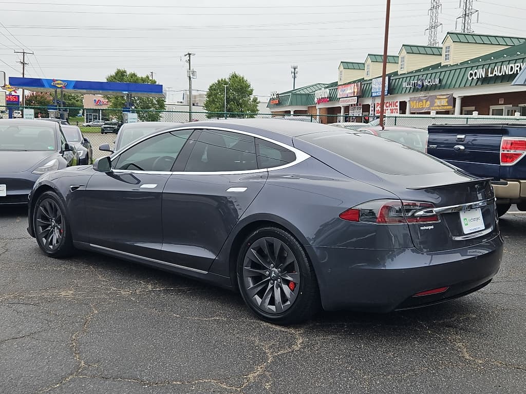 2019 Tesla Model S view 2