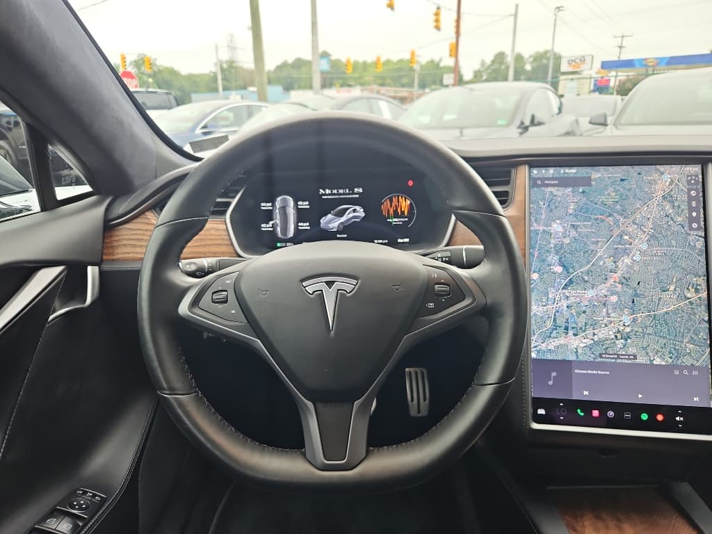 2019 Tesla Model S view 8