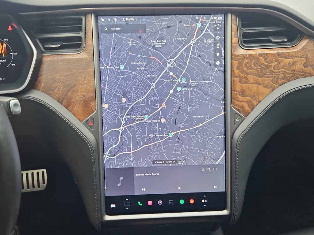 2019 Tesla Model S view 11