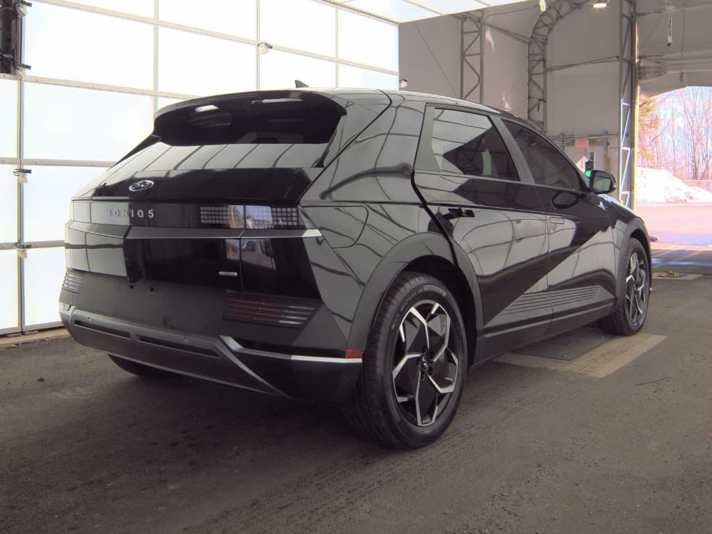 2024 Hyundai IONIQ 5 view 3