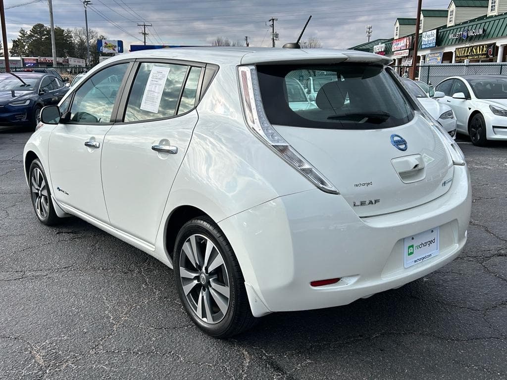 2015 Nissan LEAF view 2