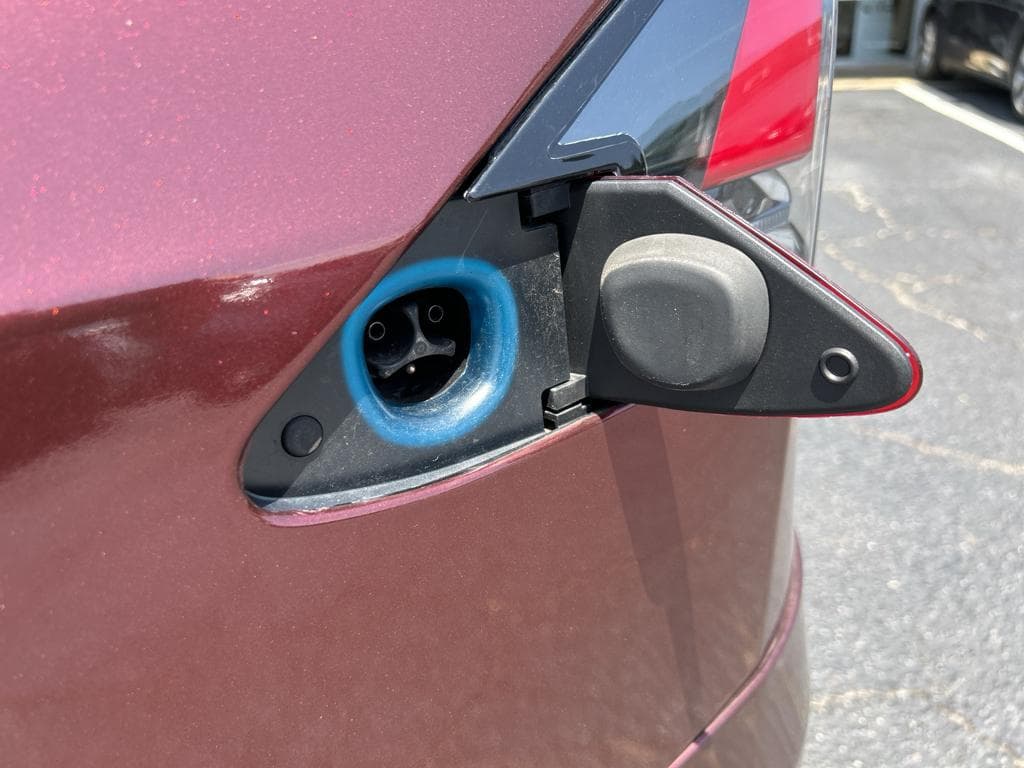 2022 Tesla Model X view 5