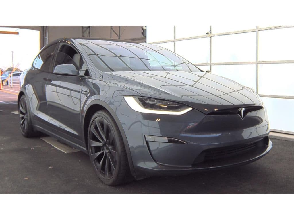 2022 Tesla Model X view 5