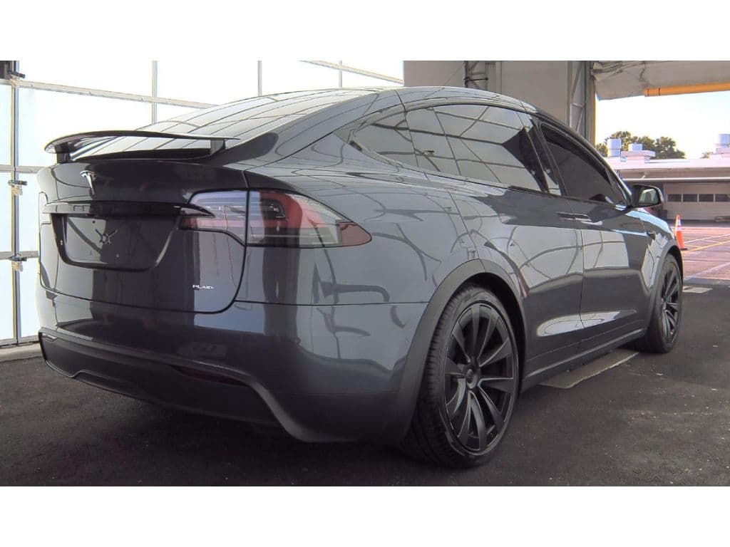 2022 Tesla Model X view 4