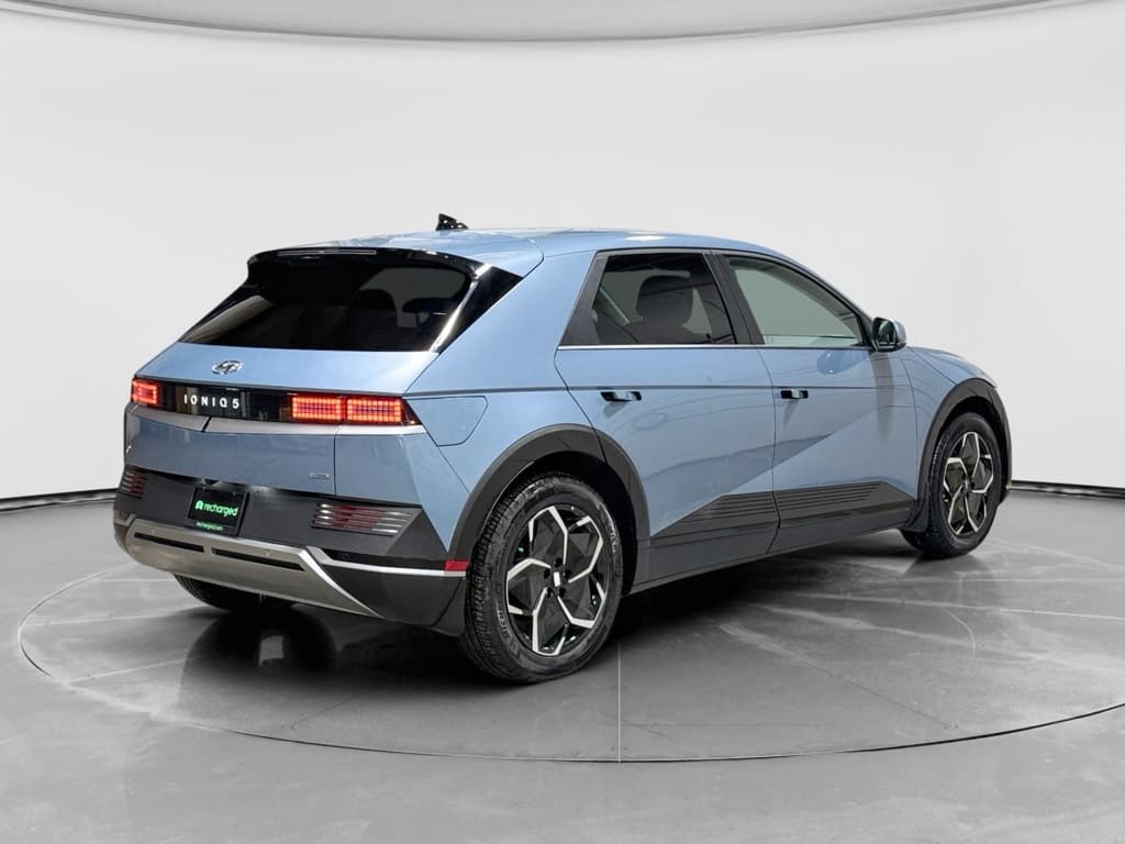 2024 Hyundai IONIQ 5 view 3