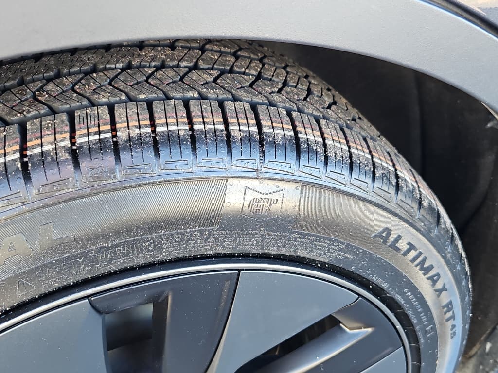 2025 Tesla Model Y view 32