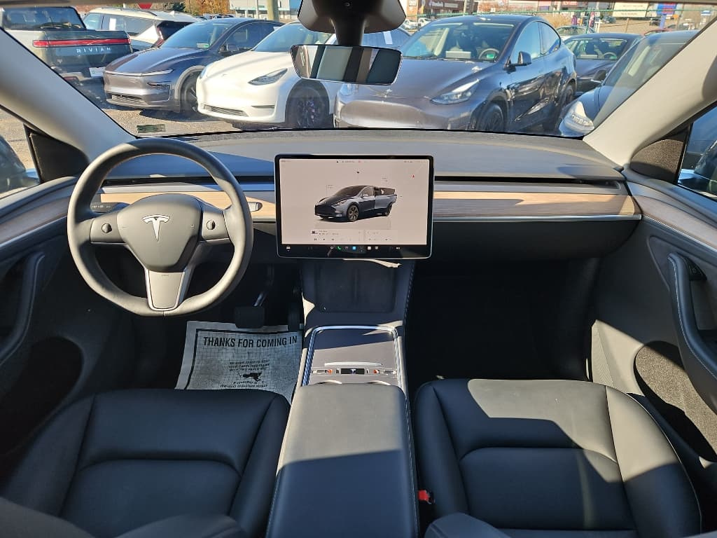 2025 Tesla Model Y view 16