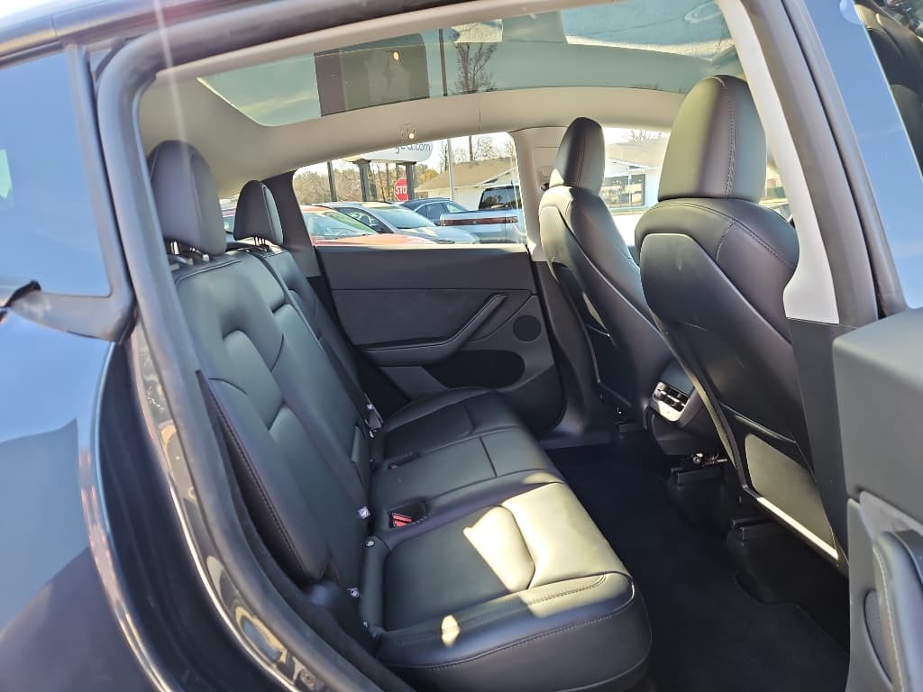 2025 Tesla Model Y view 21