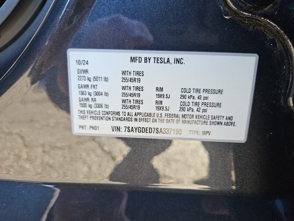 2025 Tesla Model Y view 25