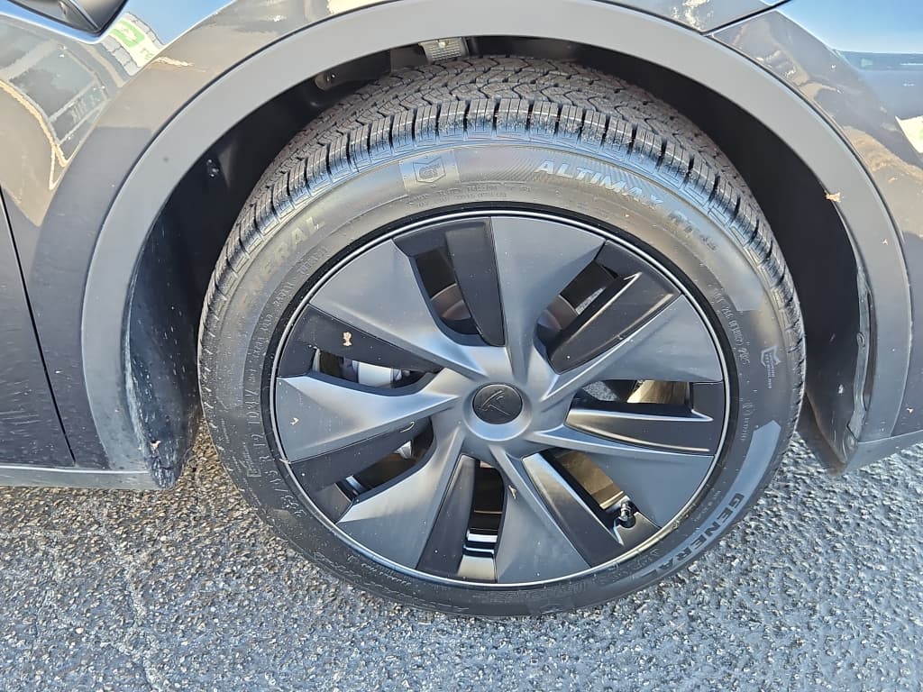 2025 Tesla Model Y view 33