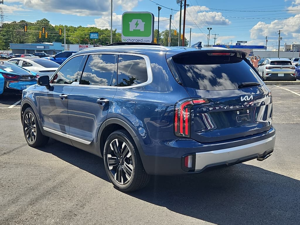 2023 Kia Telluride view 2