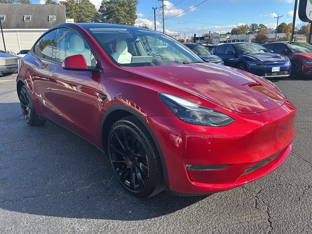 2025 Tesla Model Y view 4