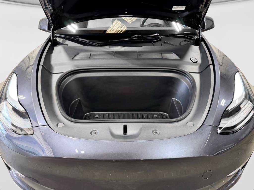 2025 Tesla Model Y view 24