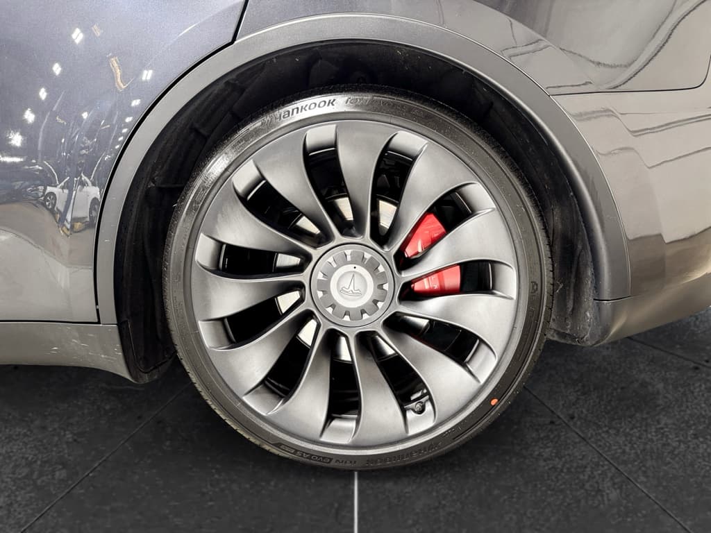 2025 Tesla Model Y view 32