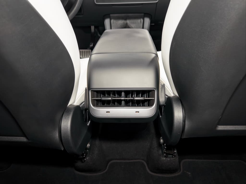 2025 Tesla Model Y view 20
