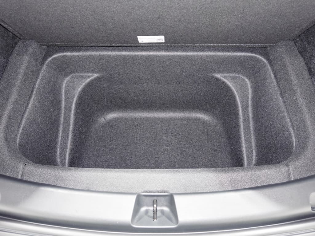 2025 Tesla Model Y view 27