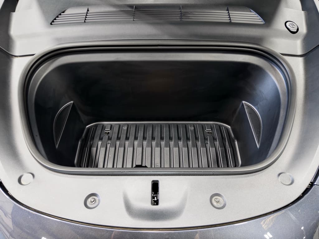2025 Tesla Model Y view 25