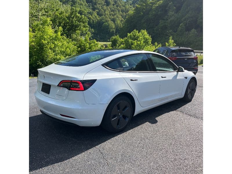 2022 Tesla Model 3 view 3