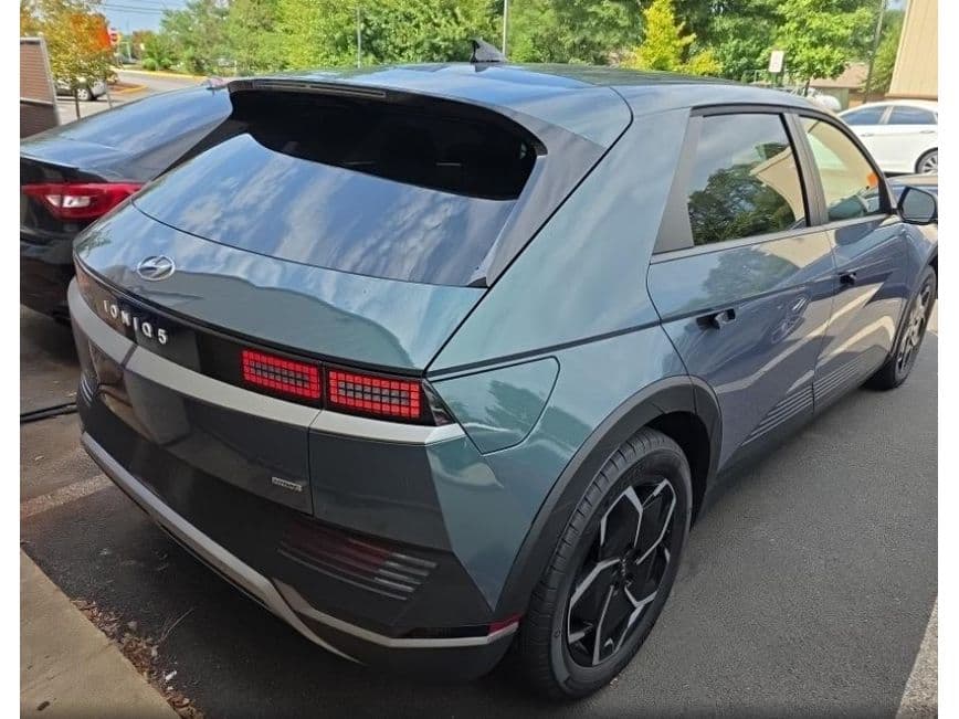 2024 Hyundai IONIQ 5 view 4