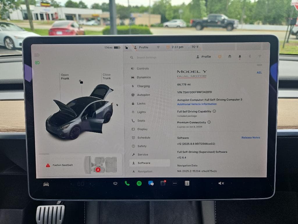 2022 Tesla Model Y view 9