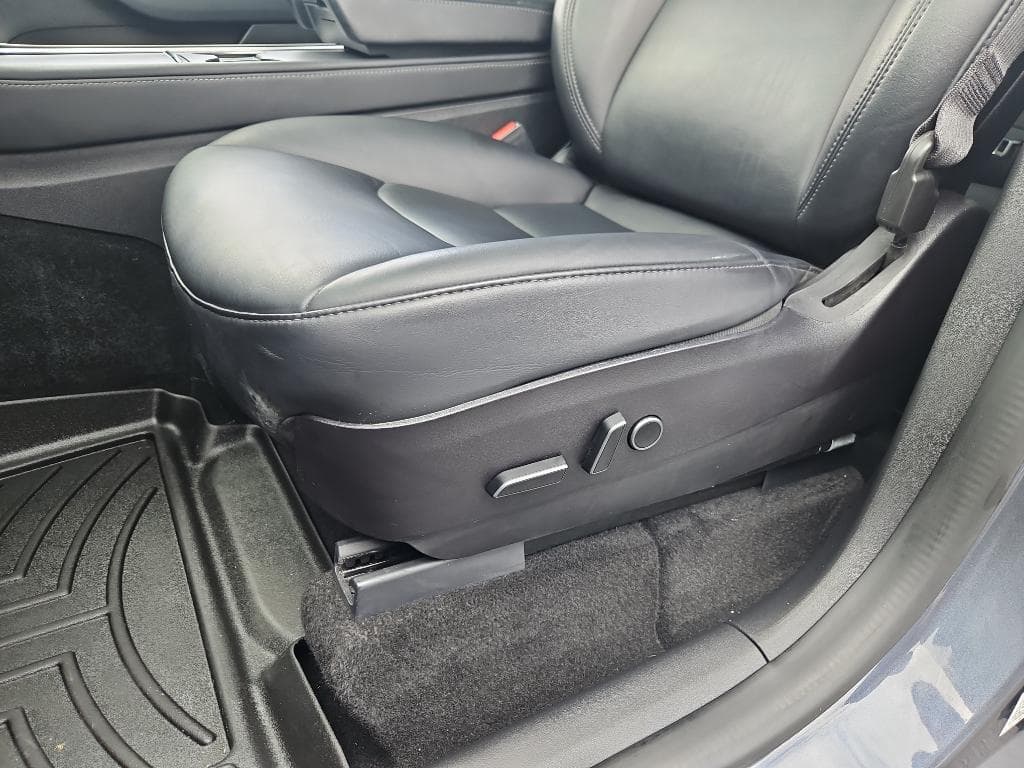 2022 Tesla Model Y view 7
