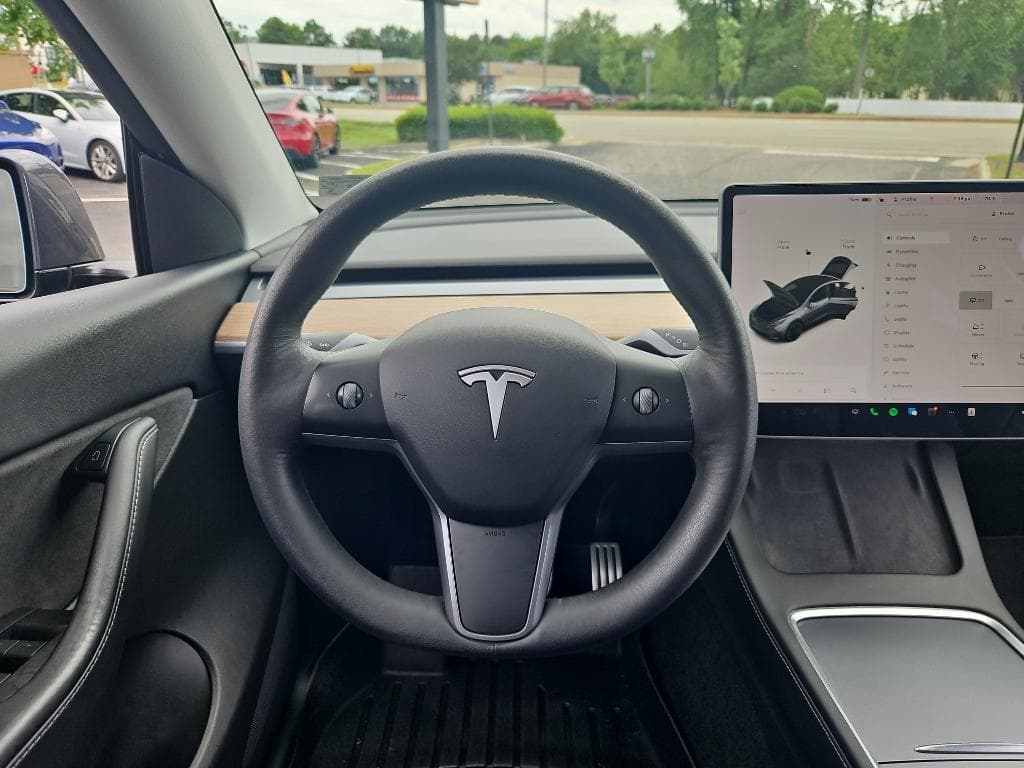 2022 Tesla Model Y view 8