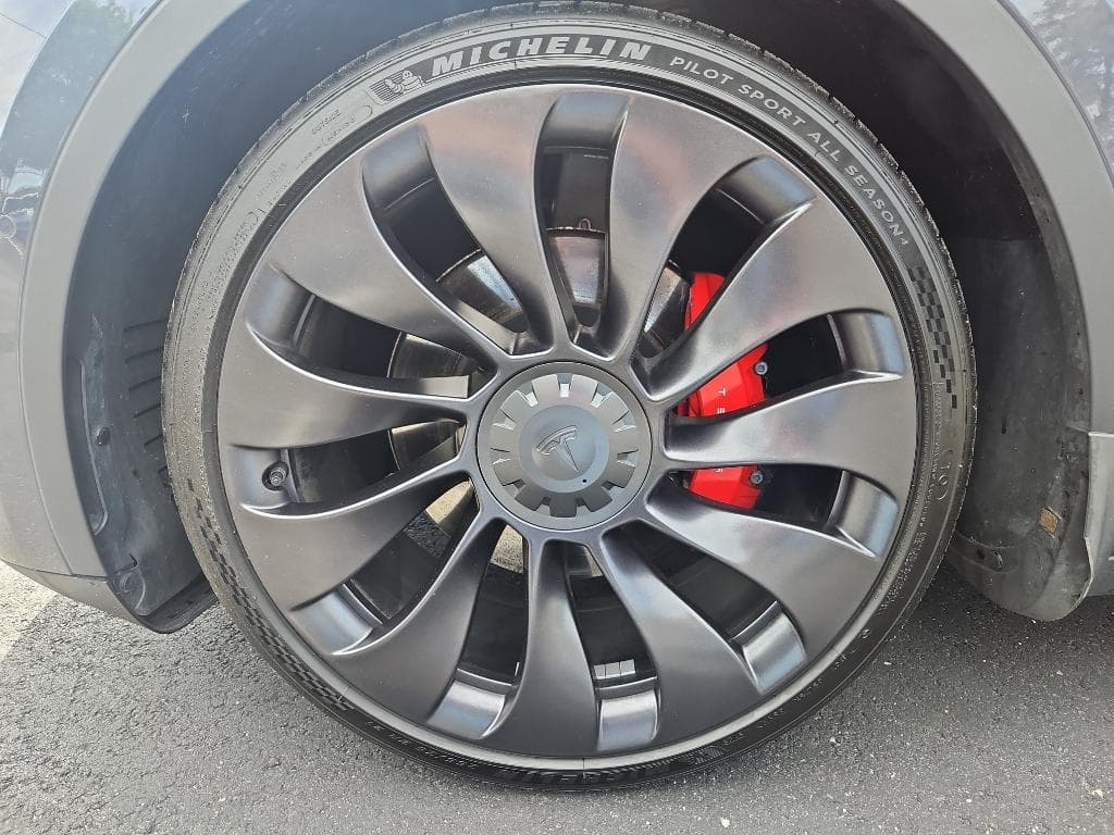 2022 Tesla Model Y view 25