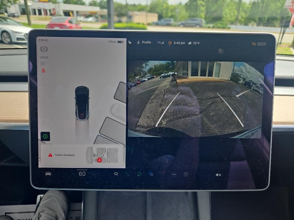 2022 Tesla Model Y view 11