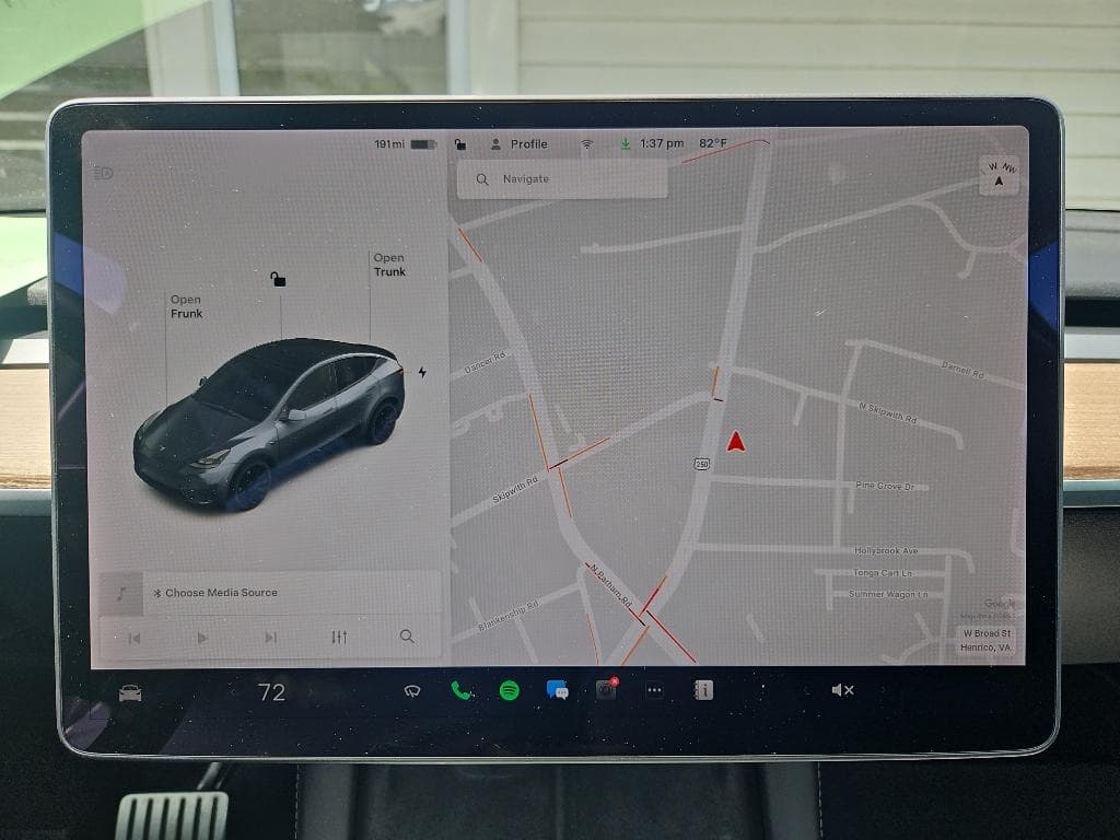 2022 Tesla Model Y view 12