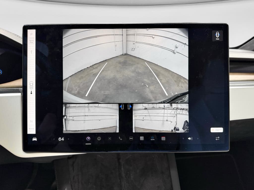 2022 Tesla Model X view 14