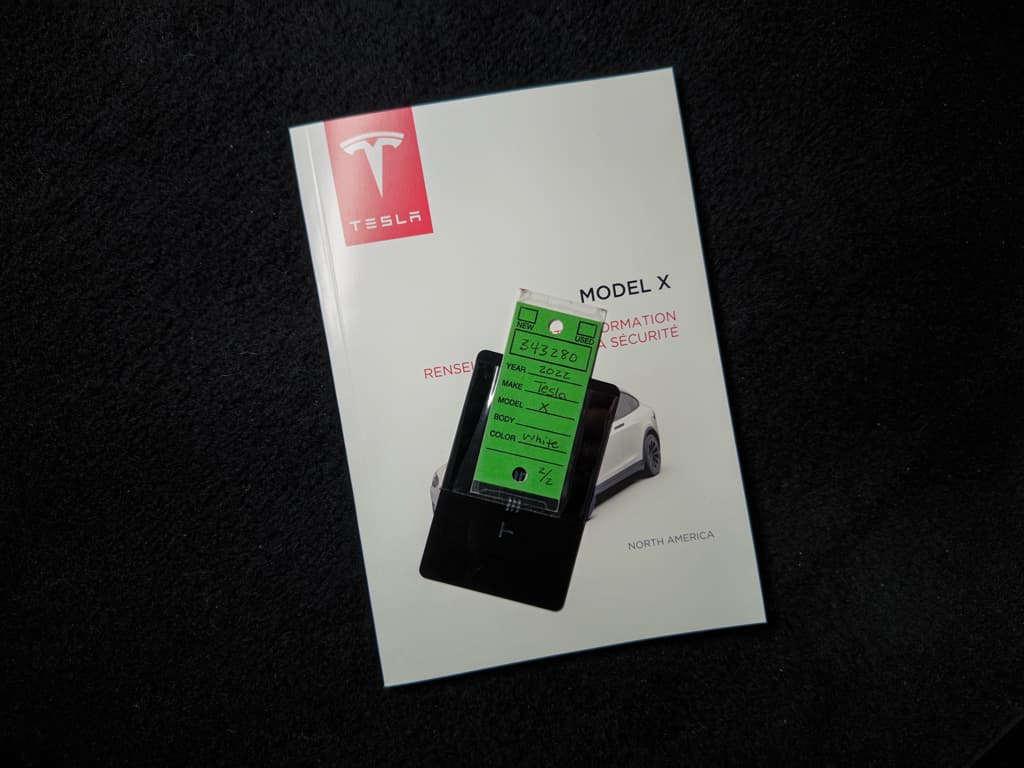 2022 Tesla Model X view 22