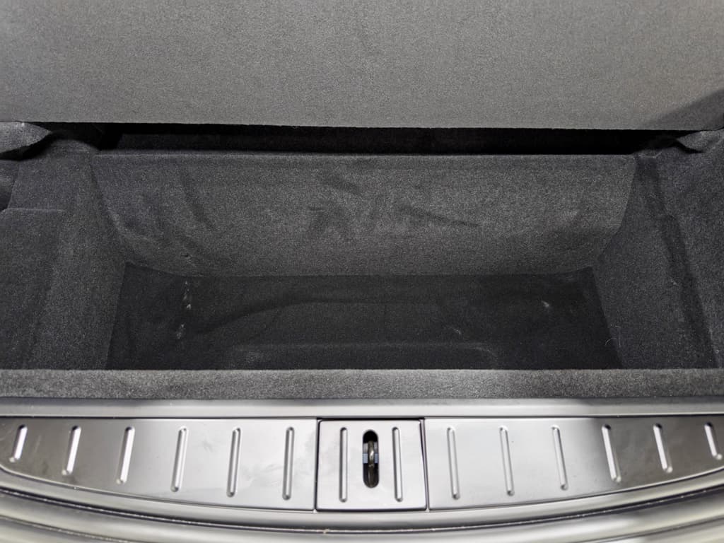 2022 Tesla Model X view 30