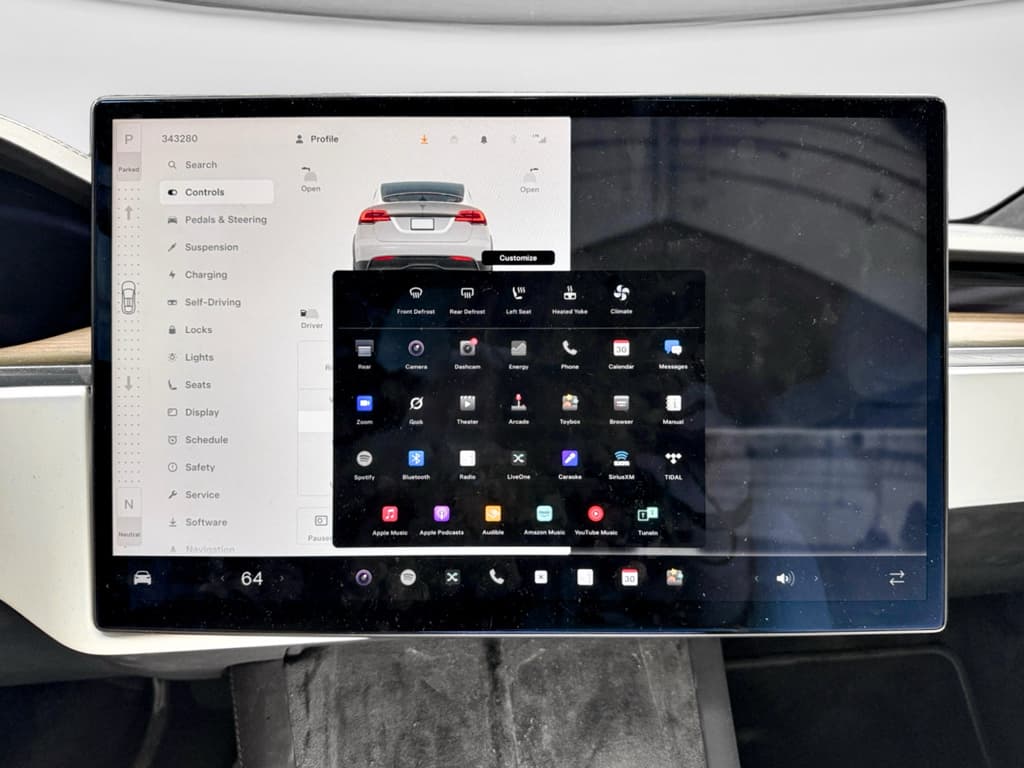 2022 Tesla Model X view 10