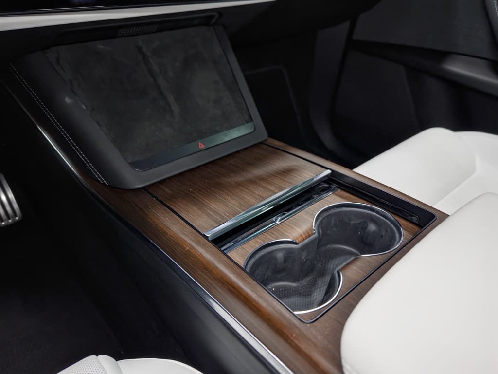 2022 Tesla Model X view 18