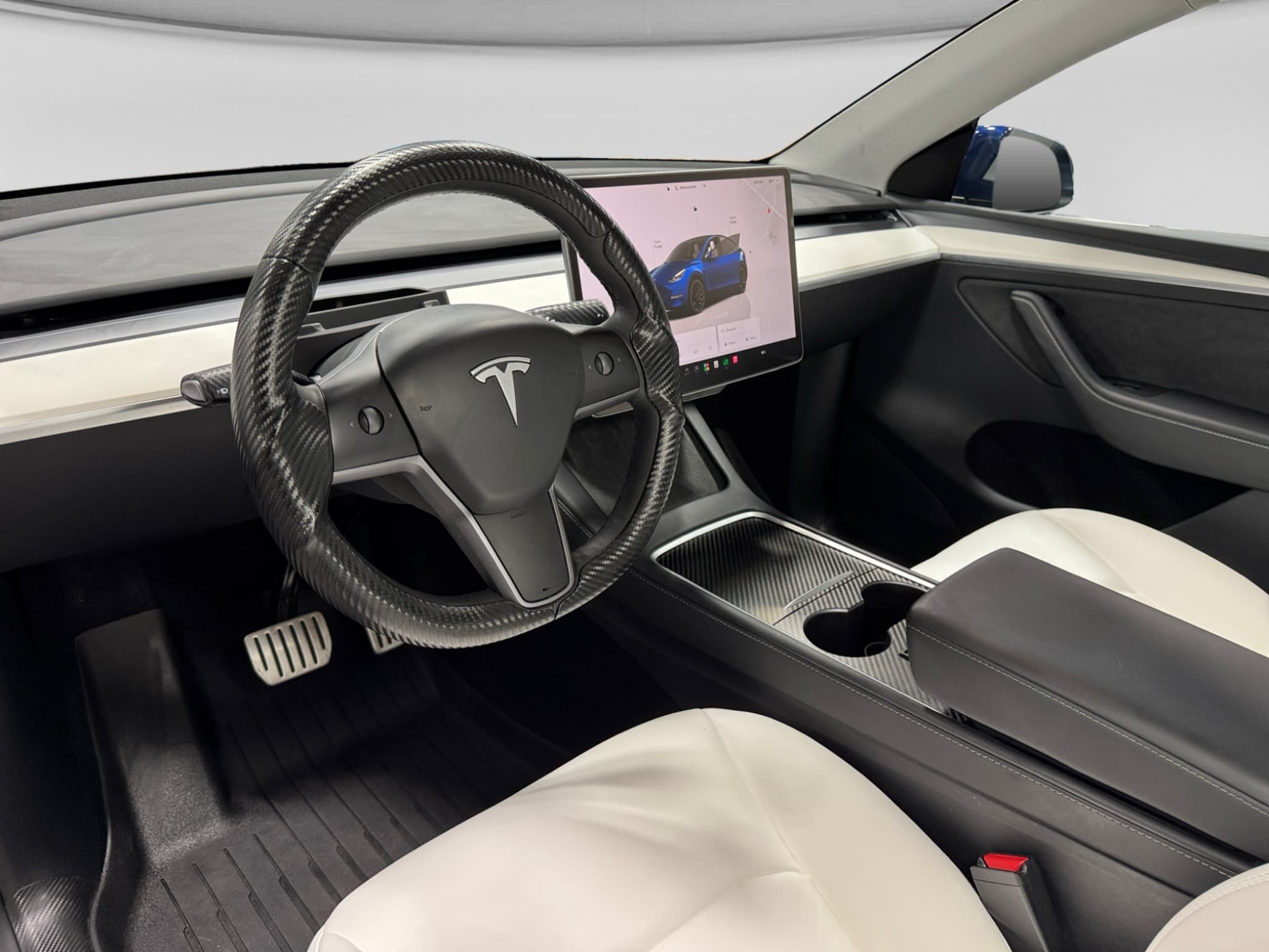 2025 Tesla Model Y view 18