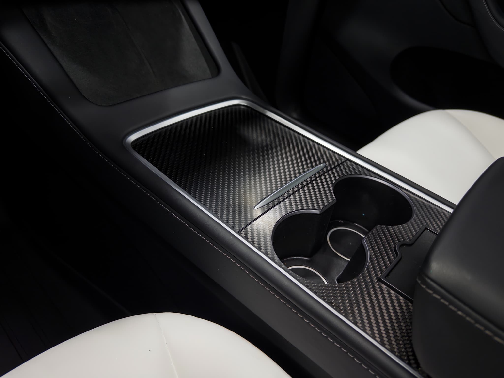 2025 Tesla Model Y view 19