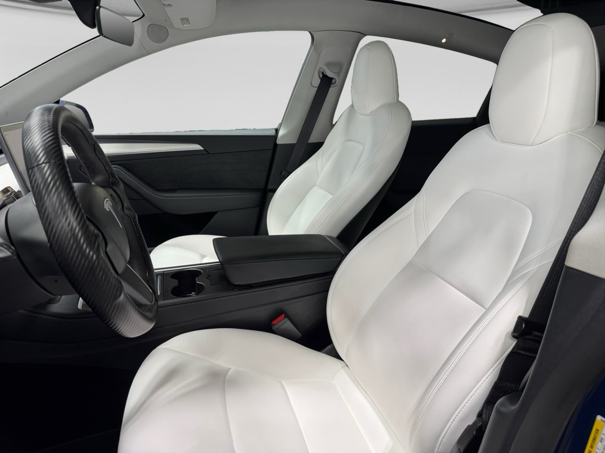 2025 Tesla Model Y view 17
